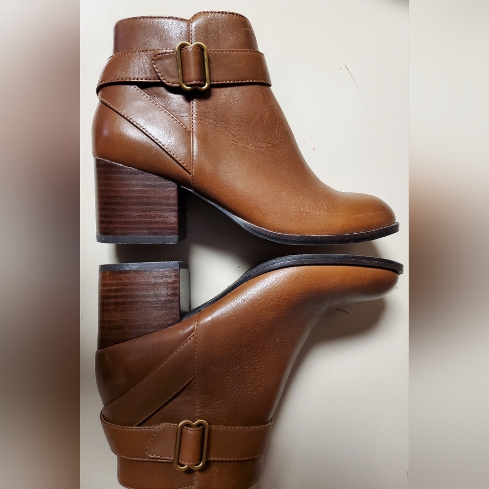 Aerosoles Heelrest Leather Bootie 7.5 med